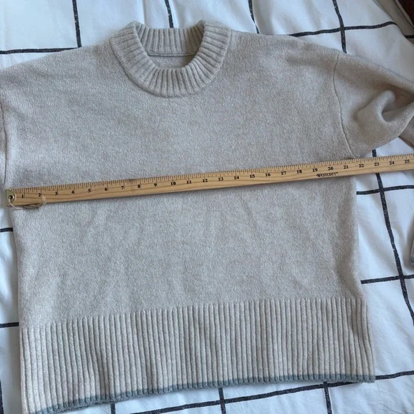 Faherty Wool Oversized Sweater - Picture 5 of 7